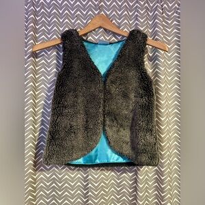 Hanna Andersson | Girl's Dark Gray Faux Fur Vest, Size 8